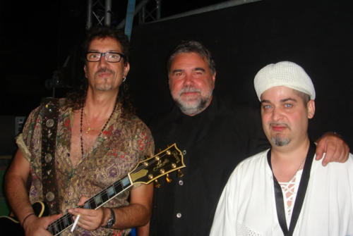 Manuel Slim Gómez, Memphis Blues Caravan (Guitarra) y Carlos Turbina 