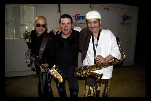 Chico Moya, Jimbo Wallace (Reverend Horton Heat, upright bass) y Carlos Turbina